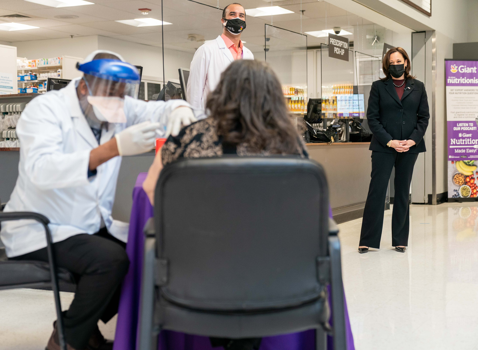 Measles at 4,410: The Coverage Gaps Behind an 8 Percent Weekly Increase Healthcare worker preparing a measles MMR vaccination, illustrating guidance as US measles cases rise
